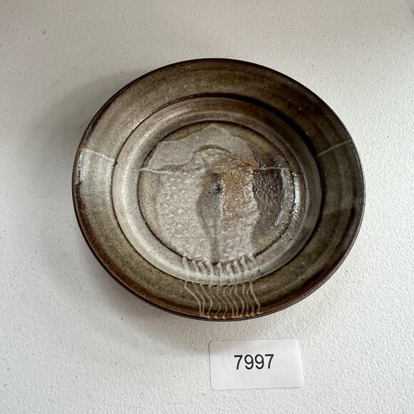 Studio Art Pottery Plate 6.75" Brown Glossy Etched Handmade & Signed Stoneware - Picture 8 of 8